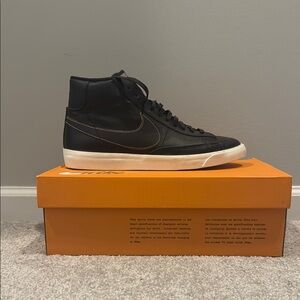 Nike Men's Black High-Top Sneakers